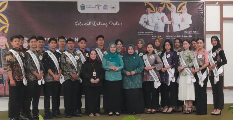 Sri Kartini Alfin saat membekali finalis Bujang Gadis 2026.