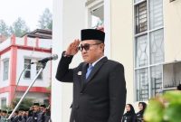Wali Kota Sungai Penuh Alfin saat memimpin upacara peringatan Hari Kesaktian Pancasila 2026 di halaman Kantor Wali Kota Sungai Penuh, Kamis (1/10/2026).