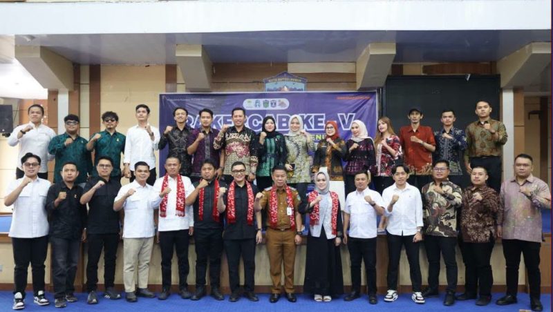 Sekda Alpian membuka Rakercab V BPC HIPMI Kota Sungai Penuh, Senin (12/10/2026).
