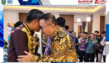 Wako Alfin bersalaman dengan pejabat pada acara kenal pamit Kapolda Jambi, 14 Oktober 2026.