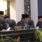 Wakil Wali Kota Sungai Penuh, Azhar Hamzah, menghadiri rapat paripurna pengucapan sumpah PAW anggota DPRD Kota Sungai Penuh, Selasa (20/10/2026).(Foto : Diskominfosta Sungai Penuh)