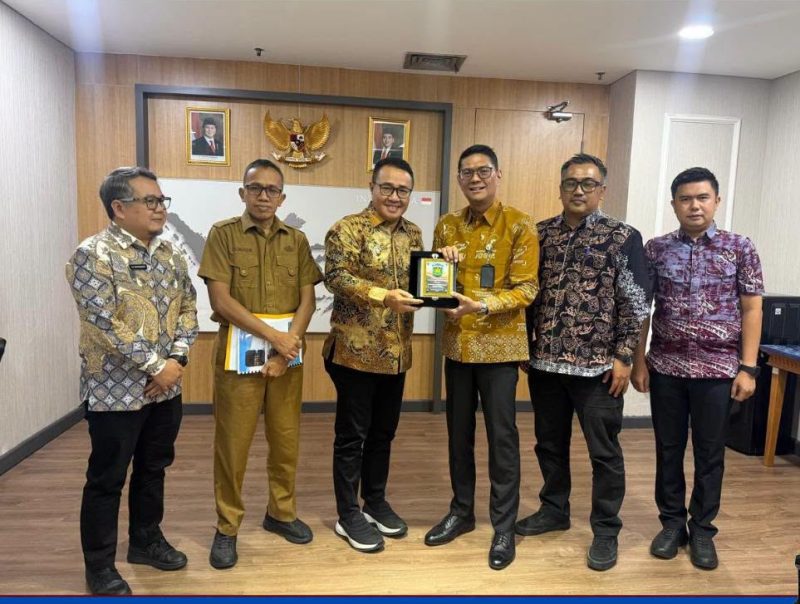 Wali Kota Sungai Penuh, Alfin, S.H., menemui Dirjen Perdagangan Dalam Negeri Kemendag RI di Jakarta, Selasa (20/10), untuk mengusulkan pembangunan kembali Pasar Tanjung Bajure. ( Dok Prokopim)