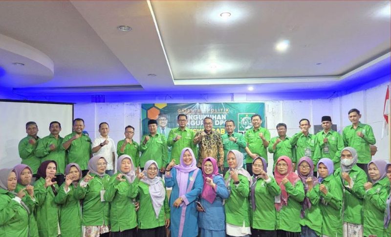 Wali Kota Sungai Penuh Alfin menghadiri pengukuhan DPC PKB periode 2026–2031 di Hotel Arafah.