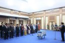 keteranagan foto singkat
Wakil Wali Kota Sungai Penuh Azhar Hamzah melantik 38 kepala sekolah SD dan SMP negeri, Selasa (20/10/2026).