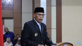 Wakil Wali Kota Sungai Penuh, Azhar Hamzah, melantik kepala sekolah SD dan SMP, Selasa (20/10/2026).