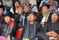 keterangan foto
Wakil Wali Kota Sungai Penuh Azhar Hamzah menghadiri penutupan Festival Budaya Kerinci 2026 di Dermaga Danau Kerinci, Minggu (25/10/2026).

