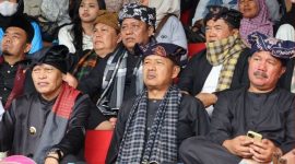 keterangan foto
Wakil Wali Kota Sungai Penuh Azhar Hamzah menghadiri penutupan Festival Budaya Kerinci 2026 di Dermaga Danau Kerinci, Minggu (25/10/2026).

