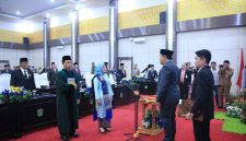 Rapat Paripurna Pengucapan Sumpah/Janji PAW Anggota DPRD Kota Sungai Penuh, Selasa (20/10).