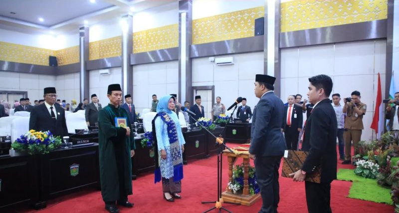 Rapat Paripurna Pengucapan Sumpah/Janji PAW Anggota DPRD Kota Sungai Penuh, Selasa (20/10).