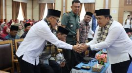 Ketua DPRD Hutri Randa menghadiri pelantikan pengurus DPD PKPS Kota Sungai Penuh periode 2025–2030.