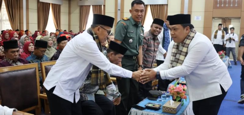 Ketua DPRD Hutri Randa menghadiri pelantikan pengurus DPD PKPS Kota Sungai Penuh periode 2025–2030.