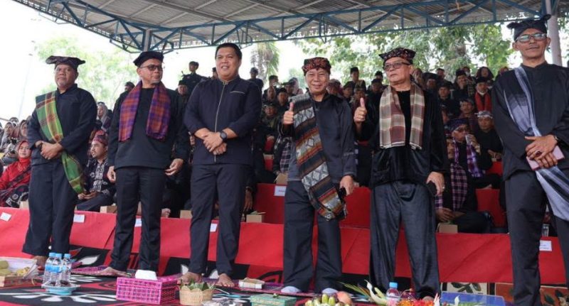 Sekda Alpian menghadiri Festival Budaya Kerinci 2026, Kamis (22/10/2026).
