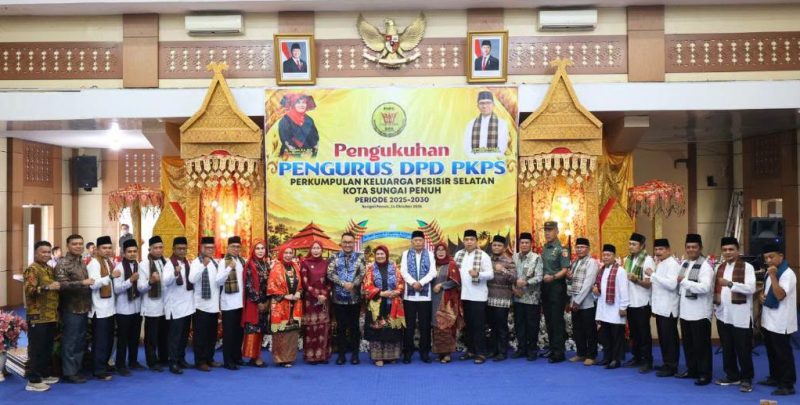 Wali Kota Alfin menghadiri pelantikan pengurus PKPS Sungai Penuh 2025–2030.