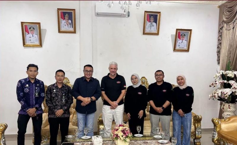 Wako Alfin menyambut Direksi Cassia Coop di Rumah Dinas Wali Kota Sungai Penuh, Kamis (29/10/2026).