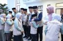 Wali Kota Alfin dan Wawako Azhar melepas kafilah MTQ ke-55 di Rumah Dinas Wali Kota, Jumat (30/10/2026).