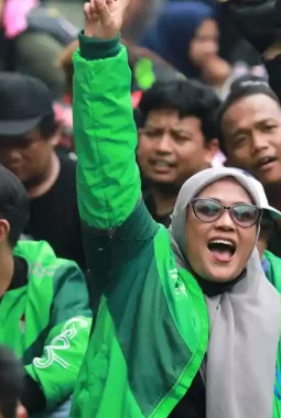 DPR Desak Tiga Kementerian Perkuat Perlindungan Ojol
