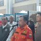 Gubernur Jambi Al Haris mendampingi Menteri Kehutanan Raja Juli Antoni memantau penanganan kebakaran hutan dan lahan di Jambi.(Foto : Tribun Jambi/Sopianto)