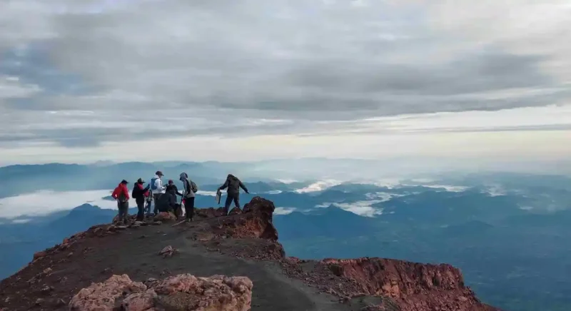 TNKS mengingatkan pendaki agar menjaga kelestarian Gunung Kerinci dan Danau Gunung Tujuh dari ancaman kebakaran hutan.(Foto : Tribunjambi.com/Herupitra)