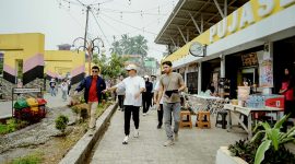 Bupati Khairunas meninjau RTH Padang Aro.