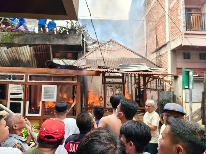 Suasana kebakaran di belakang Terminal Sungai Penuh,( 2 /10/2026.)