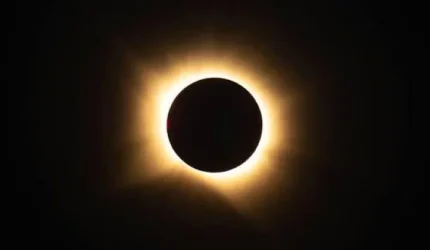 Gerhana Matahari Total 2027, fenomena astronomi saat Bulan menutupi Matahari.