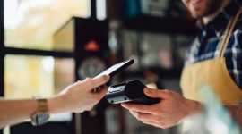 Teknologi digital membantu pelaku UMKM mengelola bisnis dan transaksi.(Foto: dok. Getty Images/miniseries)