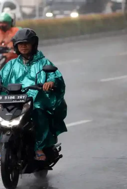 BMKG Prediksi Musim Hujan 2026/2027 Mundur, Simak Jadwalnya