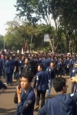 Demo Mahasiswa Trisakti Bawa Tiga Tuntutan untuk Pemerintah