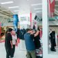 Pertamina mempromosikan produk UMKM lokal Lombok melalui booth MyPertamina dalam ajang Pertamina Grand Prix of Indonesia 2026 di Sirkuit Mandalika.(Foto dok Pertamina)
