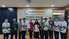 Pengurus FHNK2I dan Forum Komunikasi PPPK berfoto bersama di kantor Direktorat Jenderal Guru dan Tenaga Kependidikan Kemendikdasmen.(Foto dok. FHNK2I for JPNN)
