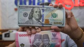 Rupiah melemah ke Rp18.050 per dolar AS di tengah tekanan sentimen global dan domestik.(Foto : CNBC Indonesia/Faizal Rahman)