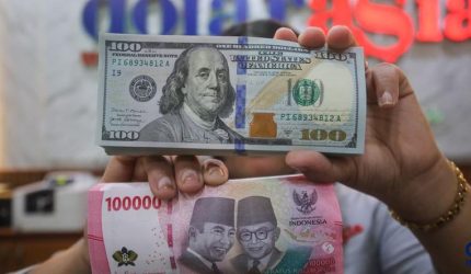 Rupiah melemah terhadap dolar AS ke Rp18.050 pada pembukaan perdagangan 26 Oktober 2026.