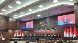 Foto: Sidang putusan gugatan terkait syarat pendidikan Gibran di MK (Mulia/detikcom)