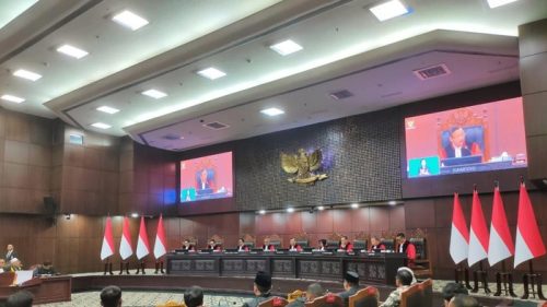 Foto: Sidang putusan gugatan terkait syarat pendidikan Gibran di MK (Mulia/detikcom)